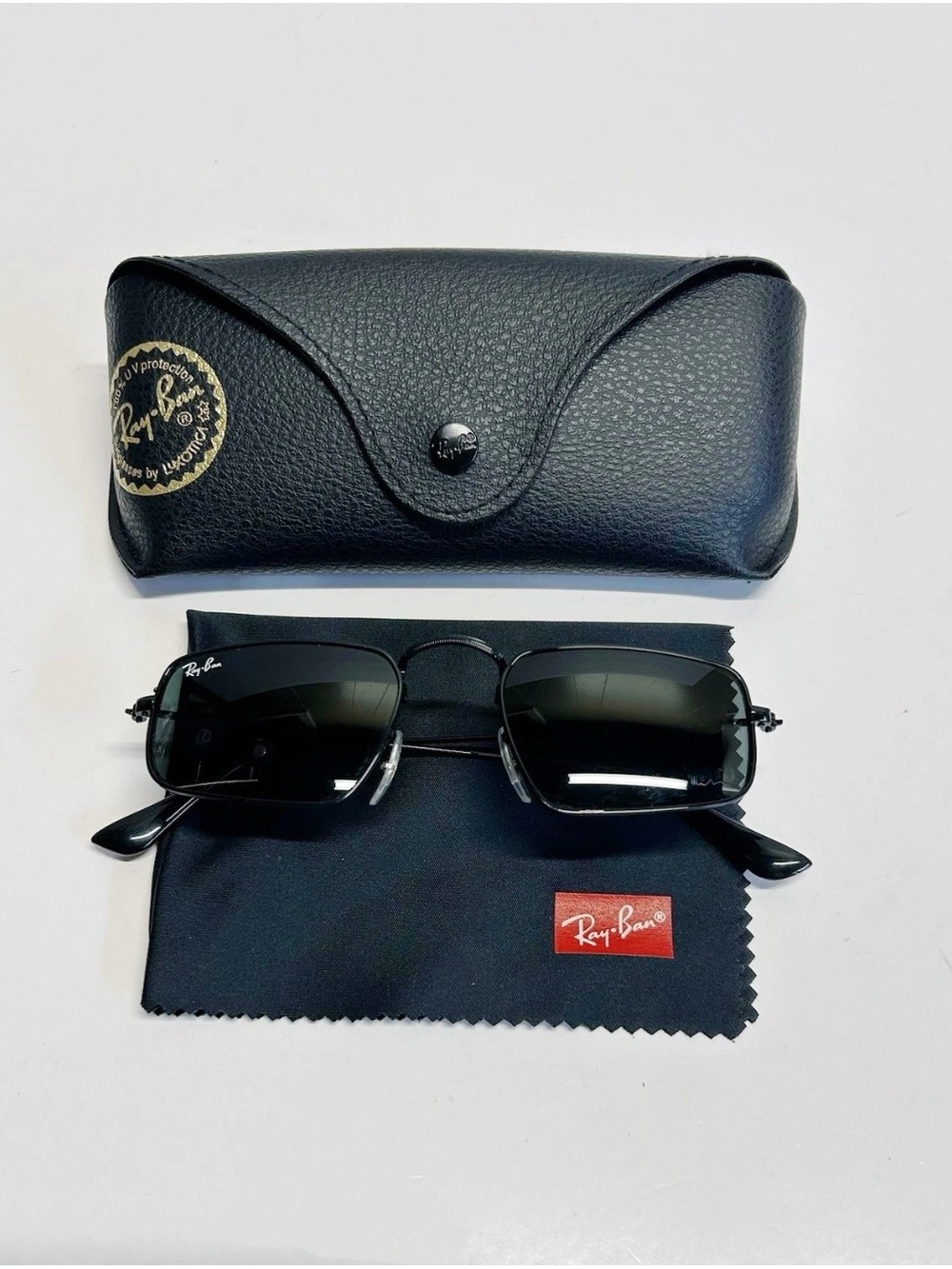 NWOT Ray-Ban RB3957 JULIE 002/B1 Black Rectangle Sunglasses 49-20-145 Italy